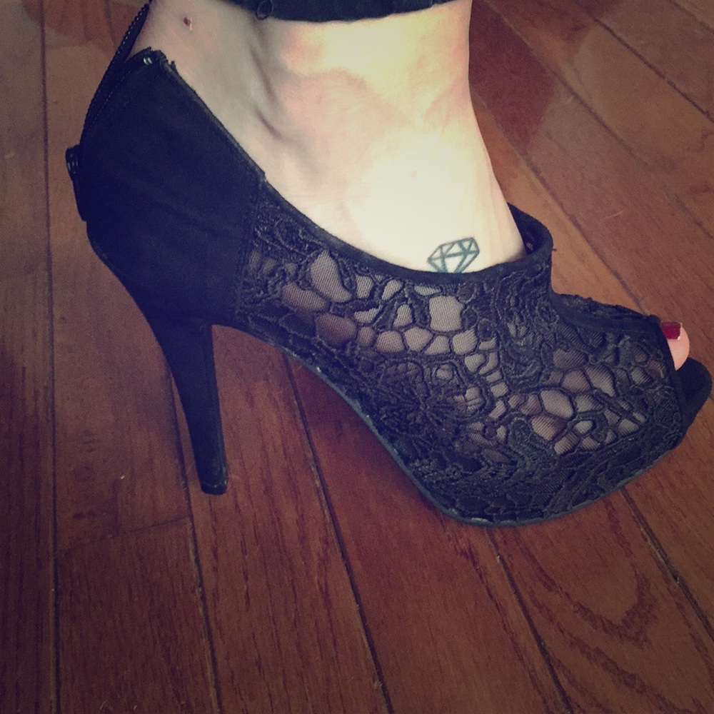 Elle black sheer pumps🖤
